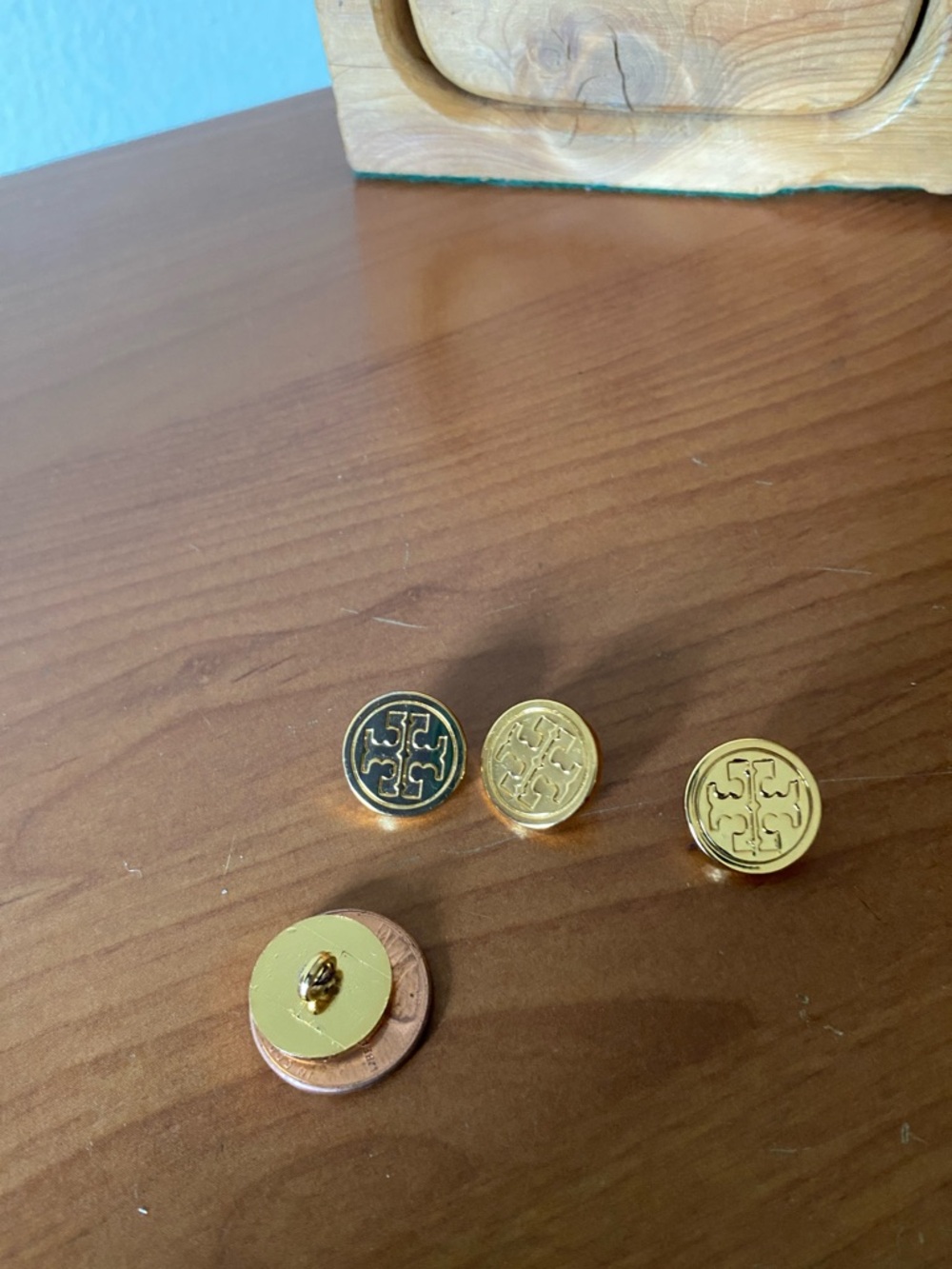 Tory Burch Logo Buttons - Picture 3 of 4